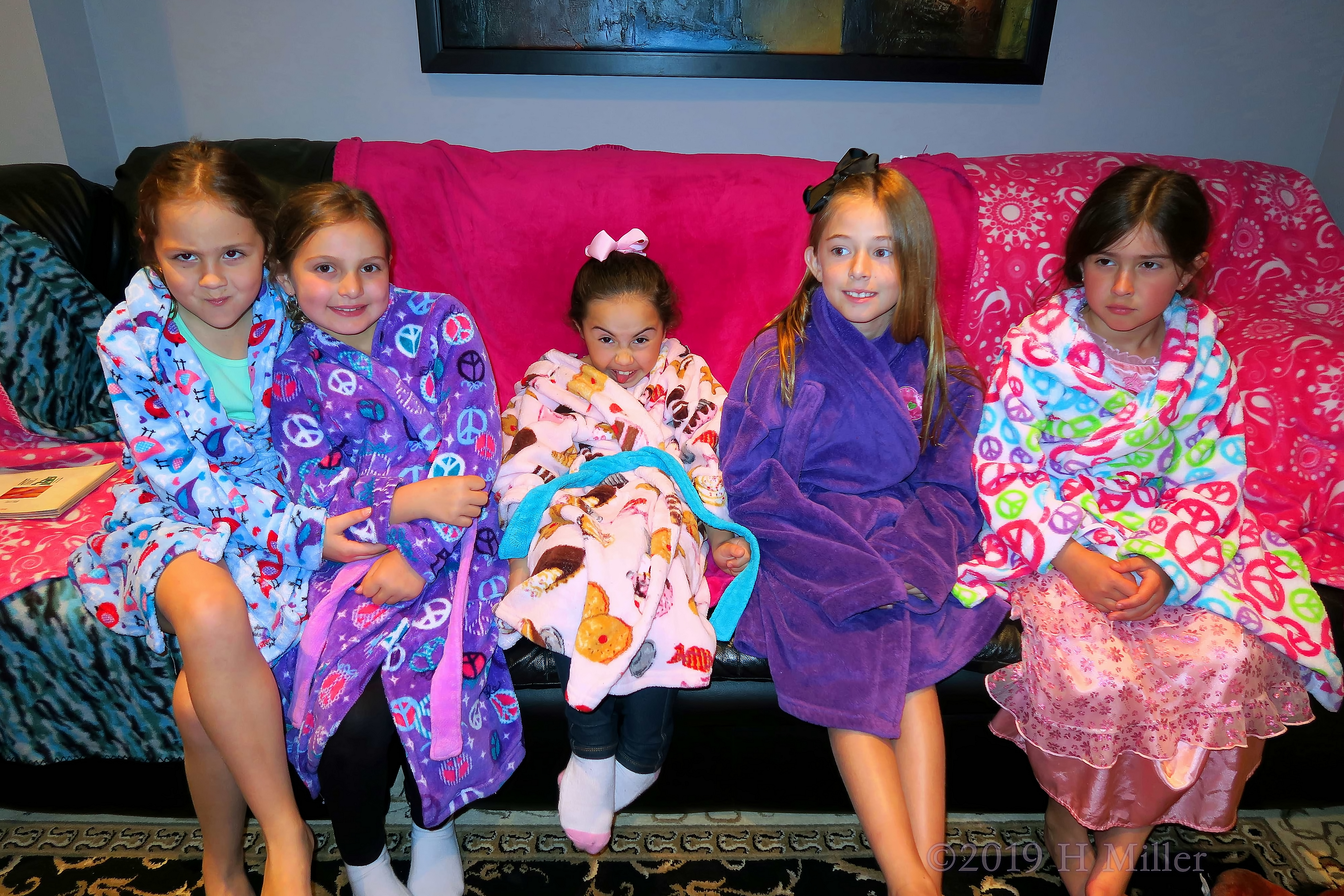 Friends On The Cozy Spa Couch For Kids  